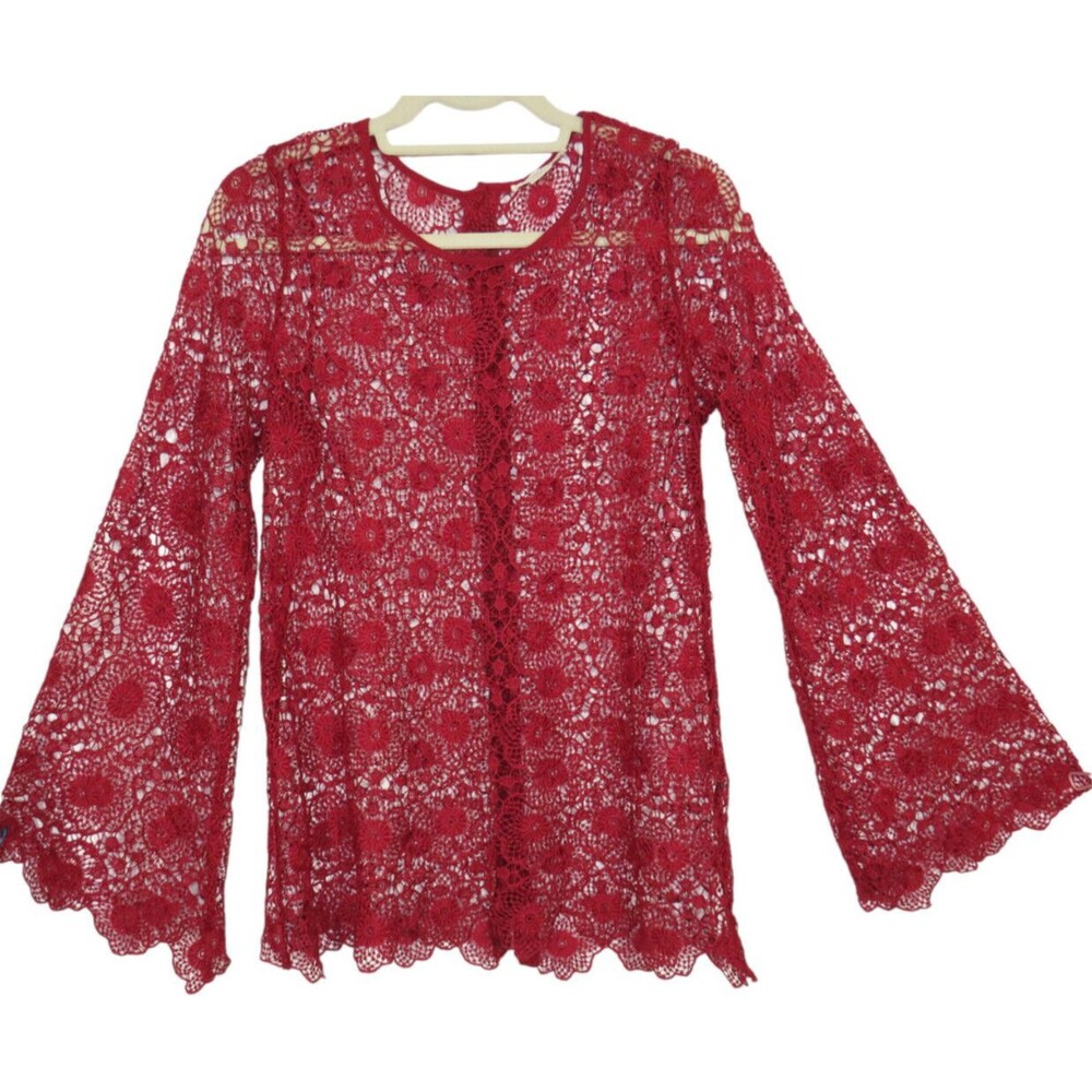 Double Zero Boutique Women's Red Lace Flared Sleeve Back Button Top Size M